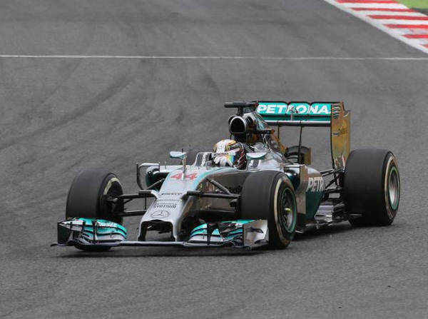Foto zur News: Mercedes: "Megafon-Auspuff" bringt auch Leistung