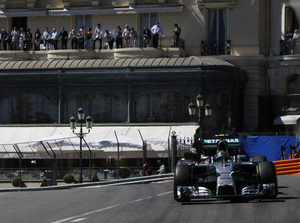 Foto zur News: Rosberg vs. Hamilton: Schnell geparkt ist halb gewonnen?