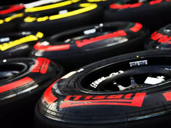 Pirelli-Reifen: Soft und Supersoft Foto zur News: Pirelli: Supersoft-Reifen wird von den Piloten scharf kritisiert