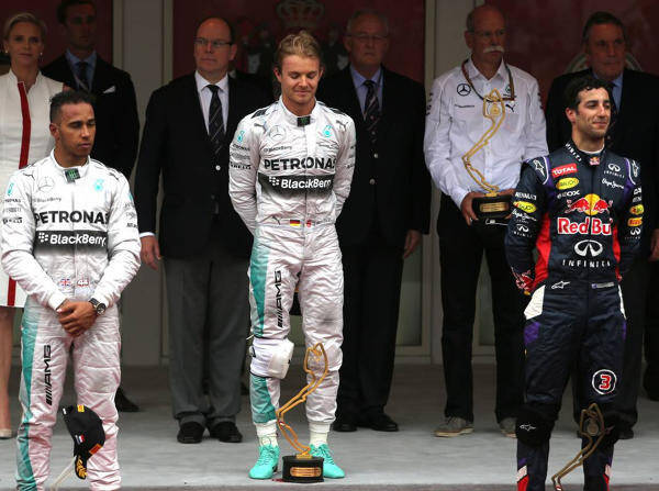 Foto zur News: Ricciardo: Lachender Dritter in Monaco