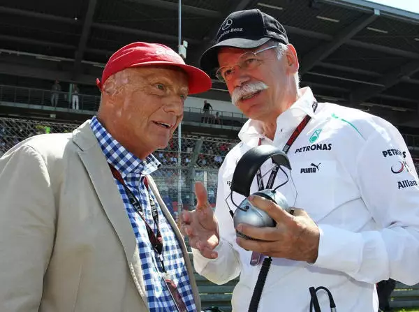 Foto zur News: Zurück zur V8-Formel? Lauda droht mit Ausstieg