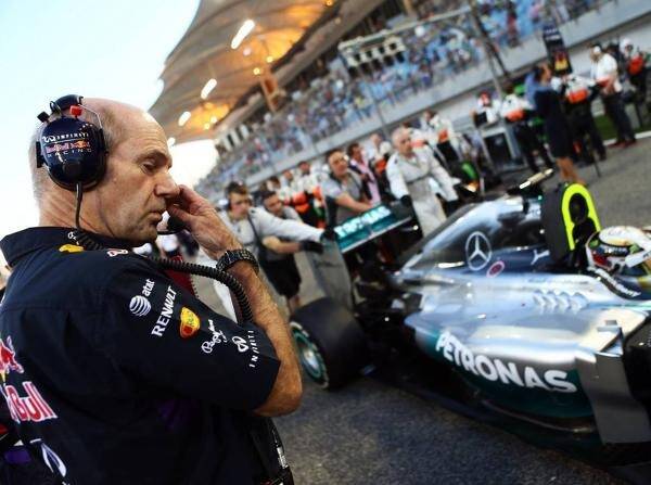 Foto zur News: Marko: Newey lehnte Mercedes- und Ferrari-Angebote ab