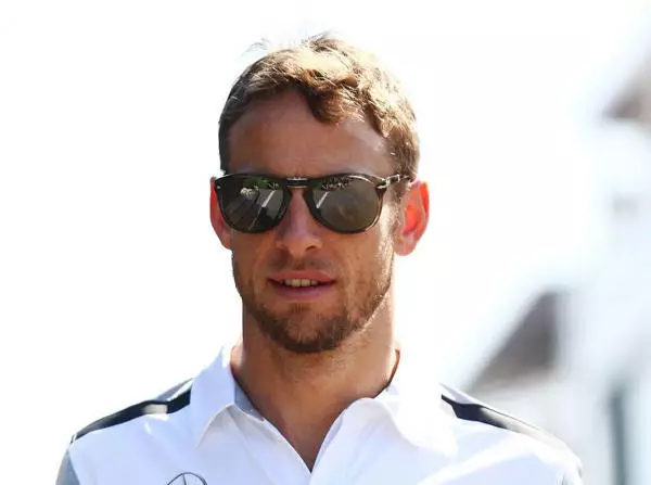 Jenson Button Foto zur News: Button gibt zu: Rücktritt zum Jahresende eine Option