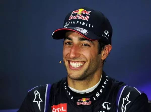 Daniel Ricciardo Foto zur News: Geheimnis gelüftet: Der Zungenkuss von Dani