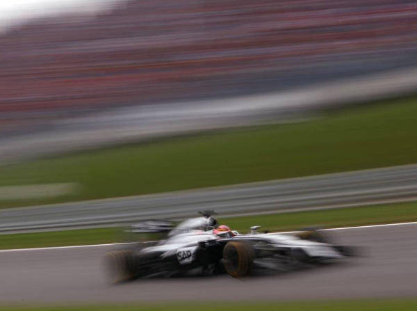 Foto zur News: McLaren: Einer will vor, einer nicht zurück