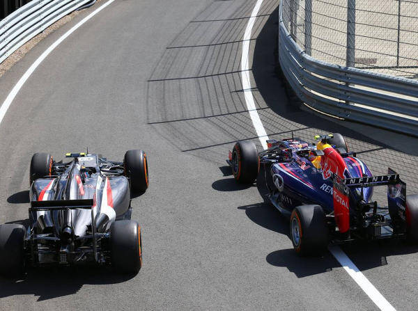 Foto zur News: Vettel: "Das ist wie Gefängnis für Schokoriegel klauen"