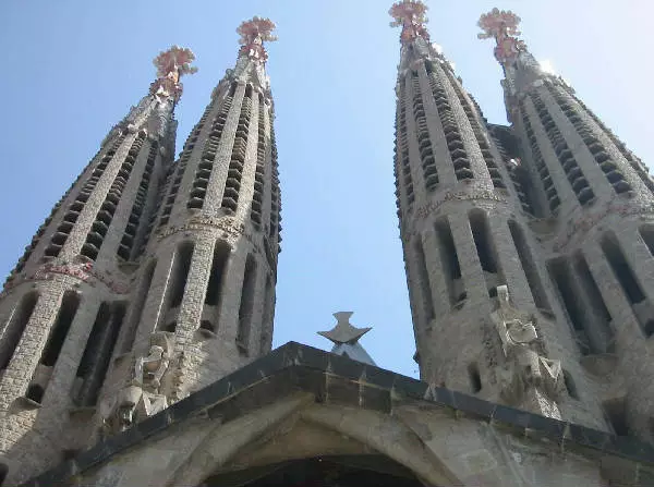 Foto zur News: Die Formel 1 in der Gaudi-Metropole