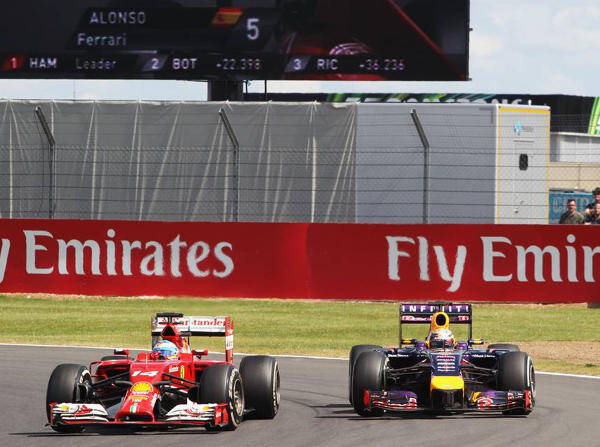 Foto zur News: Horner über Vettel-Alonso-Duell: Strafen wären nicht fair