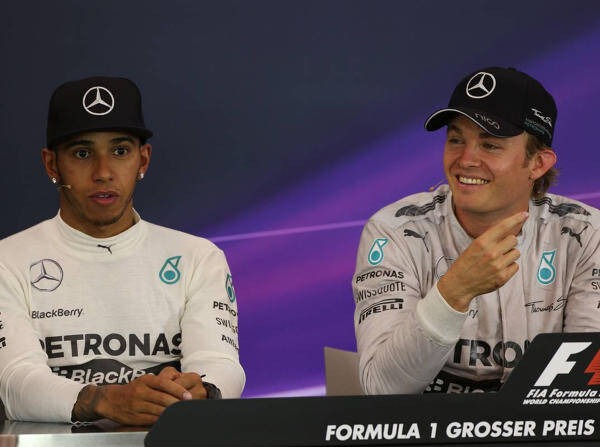 Foto zur News: Hamilton stichelt: Nico ist doch kein Deutscher!