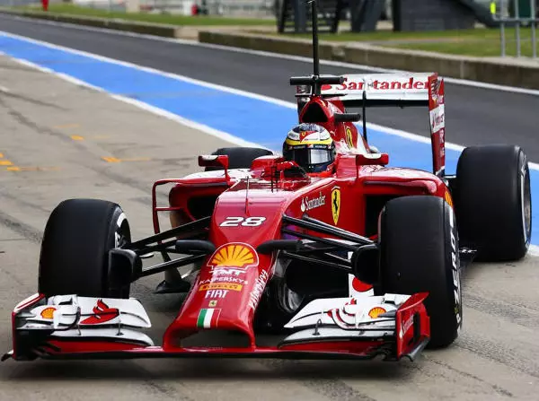 Pedro de la Rosa Foto zur News: Ferrari: De la Rosa von Leck im Kühler gestoppt