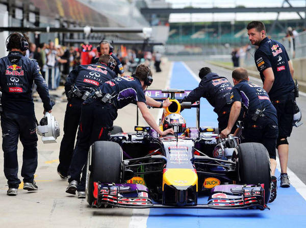 Foto zur News: Red Bull: Ricciardo verpasst Bestzeit nach Fehlstart nur knapp