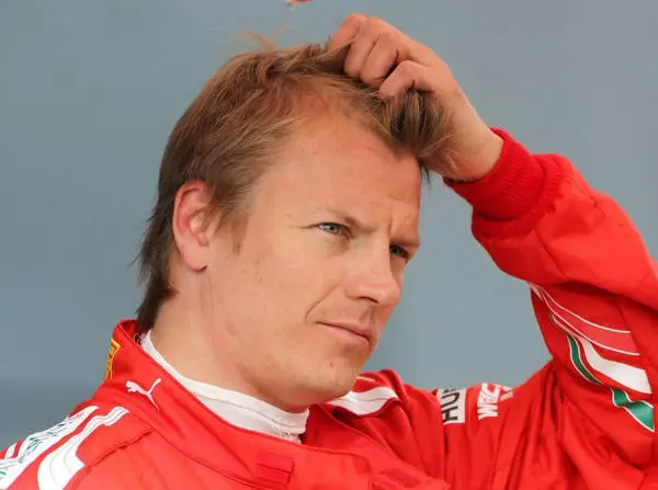 Kimi Räikkönen Foto zur News: Räikkönen unverletzt: "Unfälle gehören dazu"