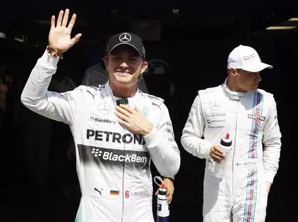 Nico Rosberg Foto zur News: Mercedes: Rosberg rechnet früh mit Hamilton im Rückspiegel