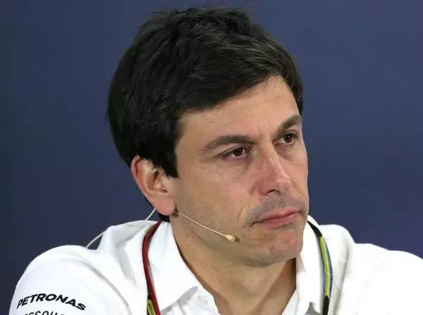 Toto Wolff Foto zur News: Wolff #AND# Co. nach Fahrrad-Unfall im Krankenhaus