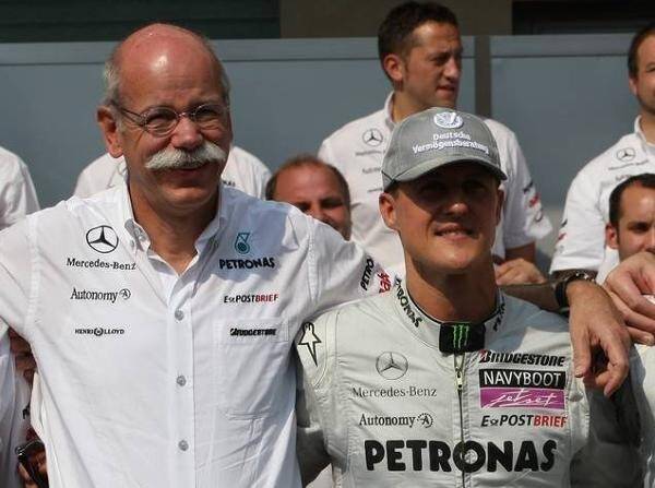Foto zur News: Mercedes schwört Michael Schumacher die Treue