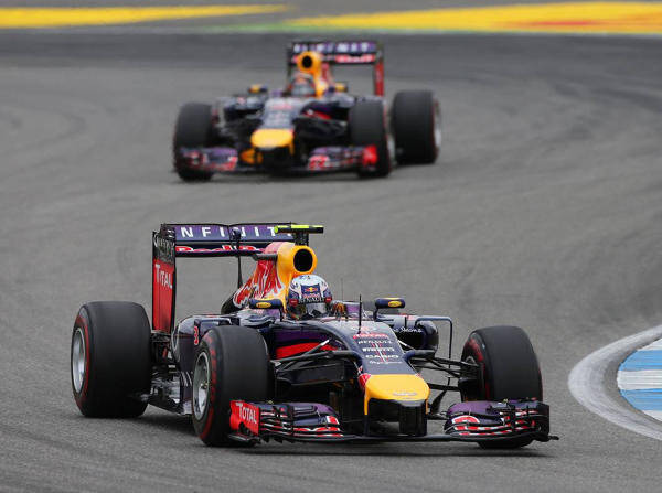 Foto zur News: Ricciardo: "Vettel zu schlagen, fühlt sich großartig an"