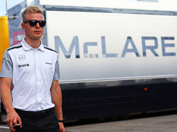 Foto zur News: Trotz Traumjob Formel-1-Pilot: Magnussen fühlt sich einsam