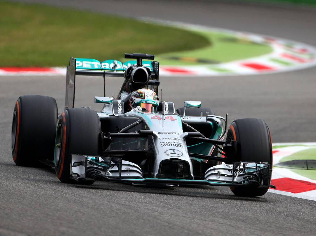 Foto zur News: Auftakt in Monza: Mercedes eine Sekunde vor dem Rest