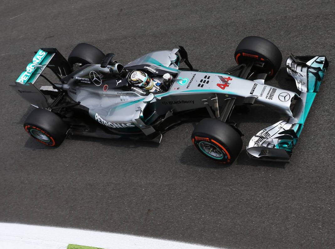 Foto zur News: Mercedes: Rosberg fühlt sich nicht wohl, Hamilton "klaut"