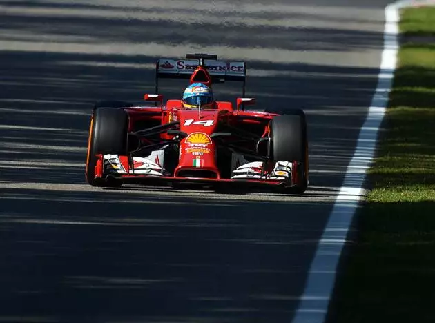 Fernando Alonso Foto zur News: Ferrari auf dem Boden der Tatsachen