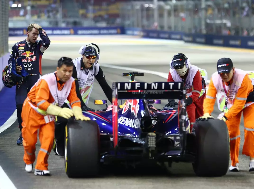 Foto zur News: Horner: Vettel höchstens mit Kurzeinsatz im zweiten Training