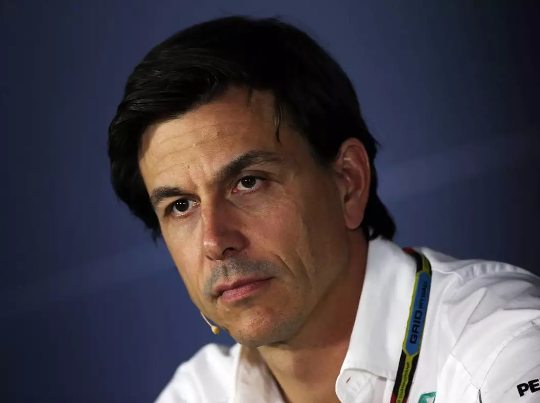 Foto zur News: Toto Wolff warnt: 2015 starten alle wieder mit null Punkten...