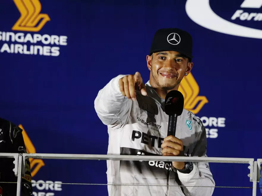 Foto zur News: Hamilton widmet Singapur-Sieg seinen Fans