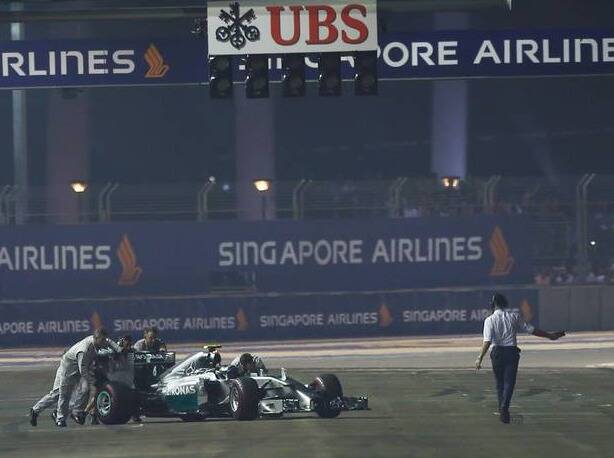 Foto zur News: Frentzen warnt Mercedes: Ricciardo könnte Defektserie nutzen