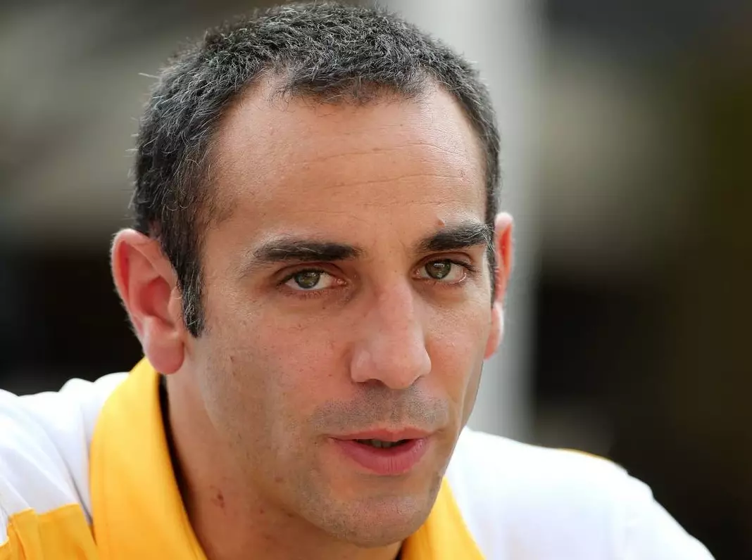 Cyril Abiteboul Foto zur News: Renault: Lange Aufgabenliste für die Saison 2015