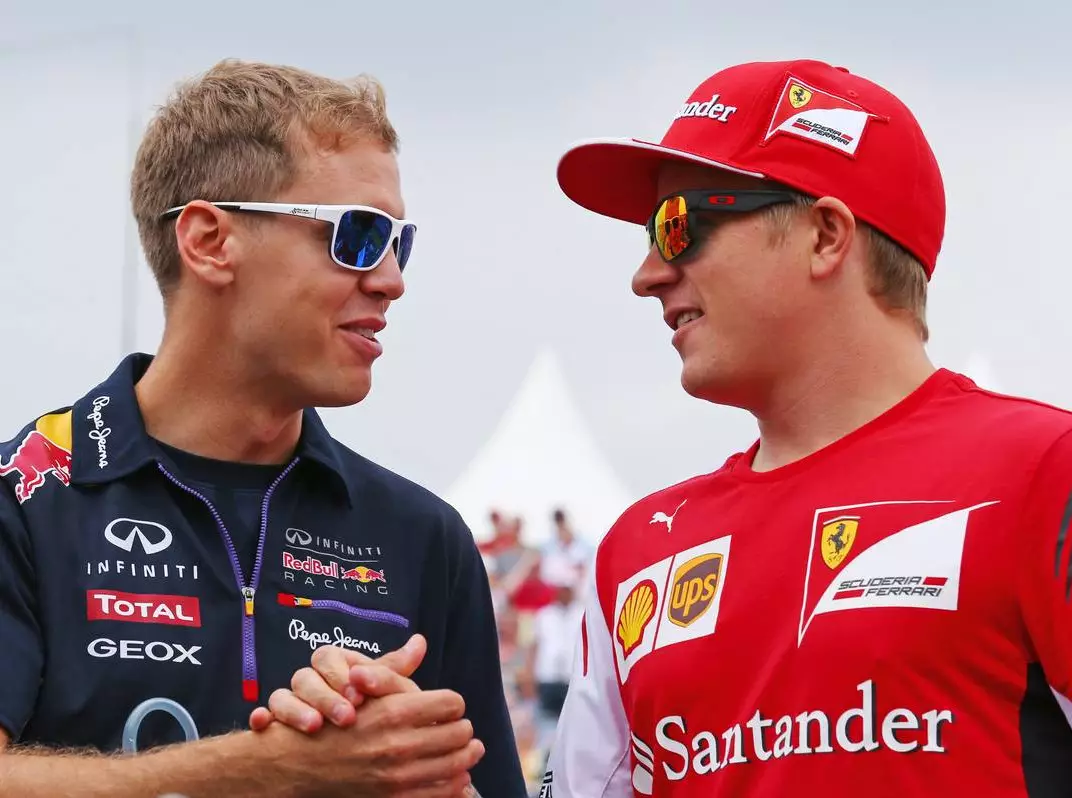 Sebastian Vettel, Kimi Räikkönen Foto zur News: Vettel über Räikkönen: Auf der Strecke keine Freunde mehr