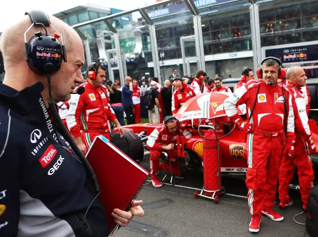 Adrian Newey, Ferrari Foto zur News: Adrian Newey warnt Red Bull: "Das wird sehr schwierig"