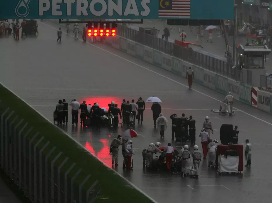 Sepang Foto zur News: Nach Bianchi-Unfall: Malaysia will frühere Startzeit