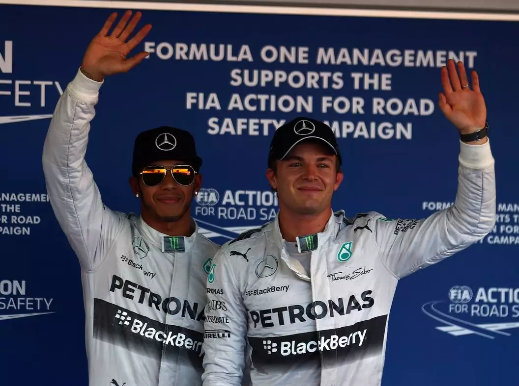 Lewis Hamilton, Nico Rosberg Foto zur News: "Jetzt wird's psychologisch": Mercedes, der Titel, das Duell
