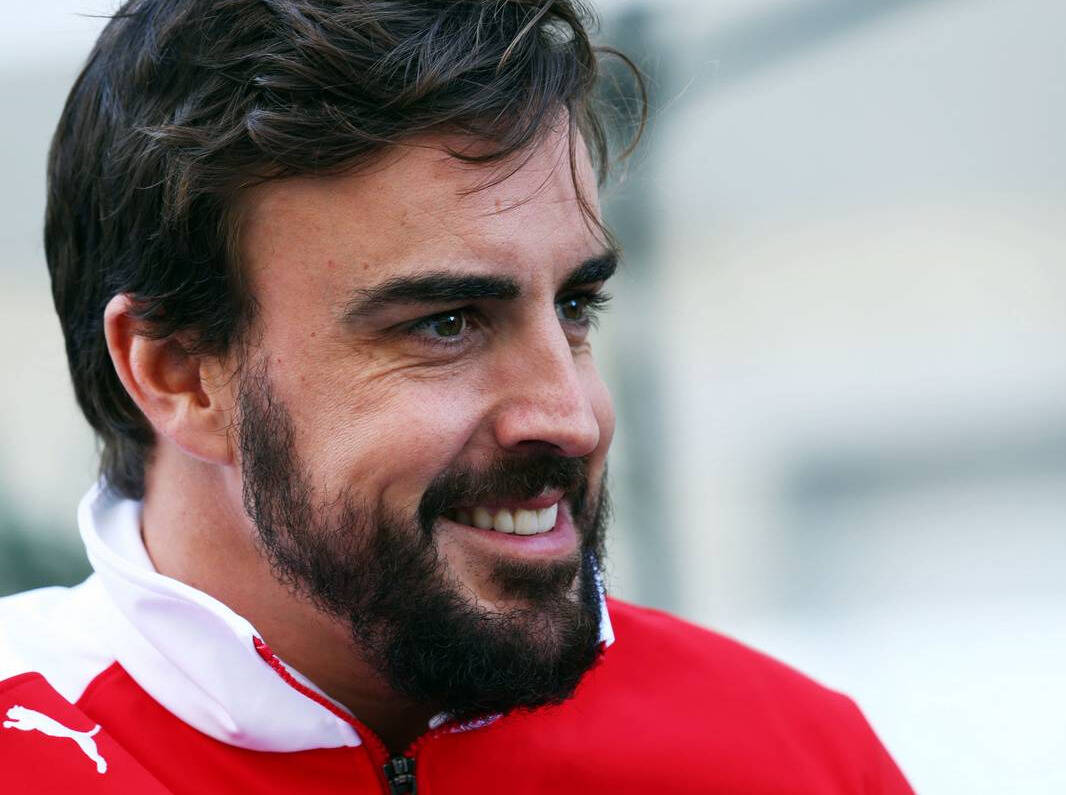 Foto zur News: Alonso spielt mit Vettel: Scharmützel um Ferrari-Job