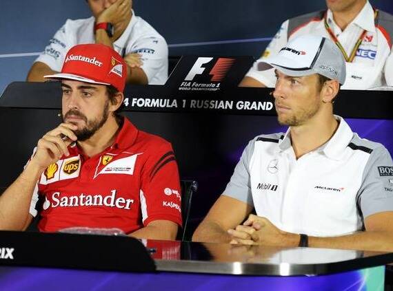Foto zur News: McLaren: Alonso rein - Button raus?