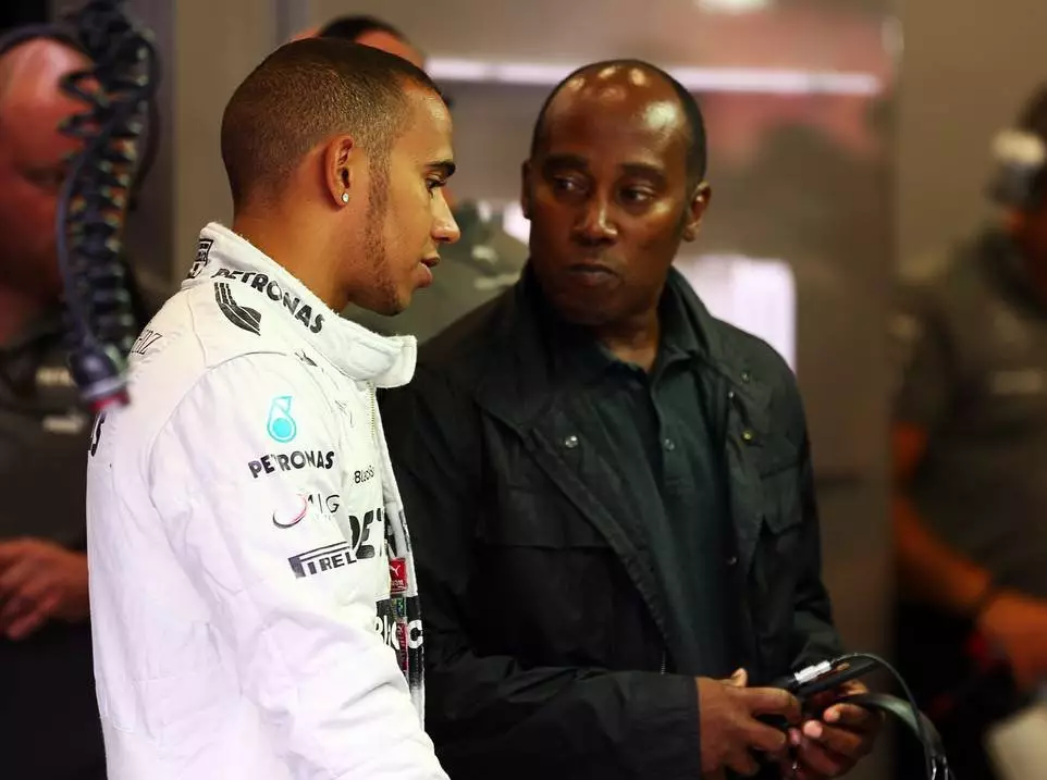 Lewis Hamilton, Anthony Hamilton Foto zur News: Lewis Hamilton über seinen Vater: "Er kontrollierte alles"