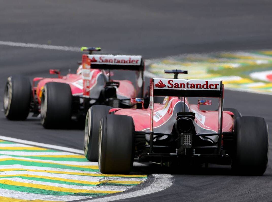 Foto zur News: Alonso kratzt am Motoren-Limit