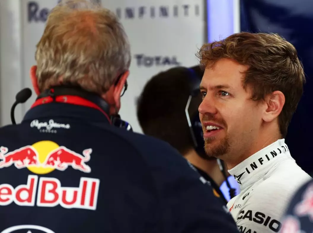 Foto zur News: Wieder Freunde? Vettel und Marko ziehen sich mit SMS auf...