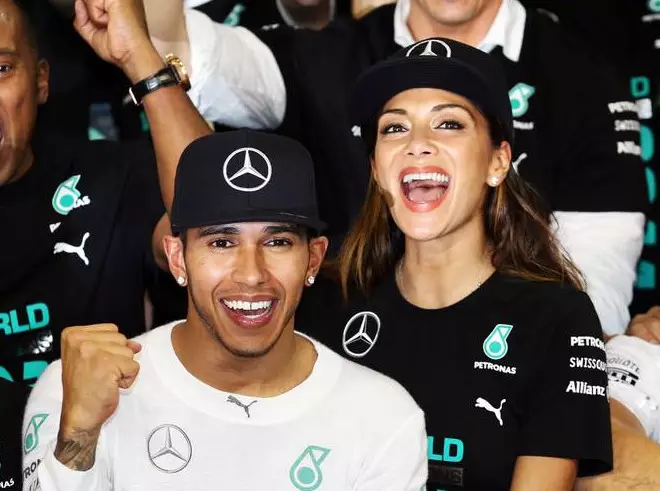 Foto zur News: Hamilton denkt im Auto nicht an Freundin Nicole Scherzinger