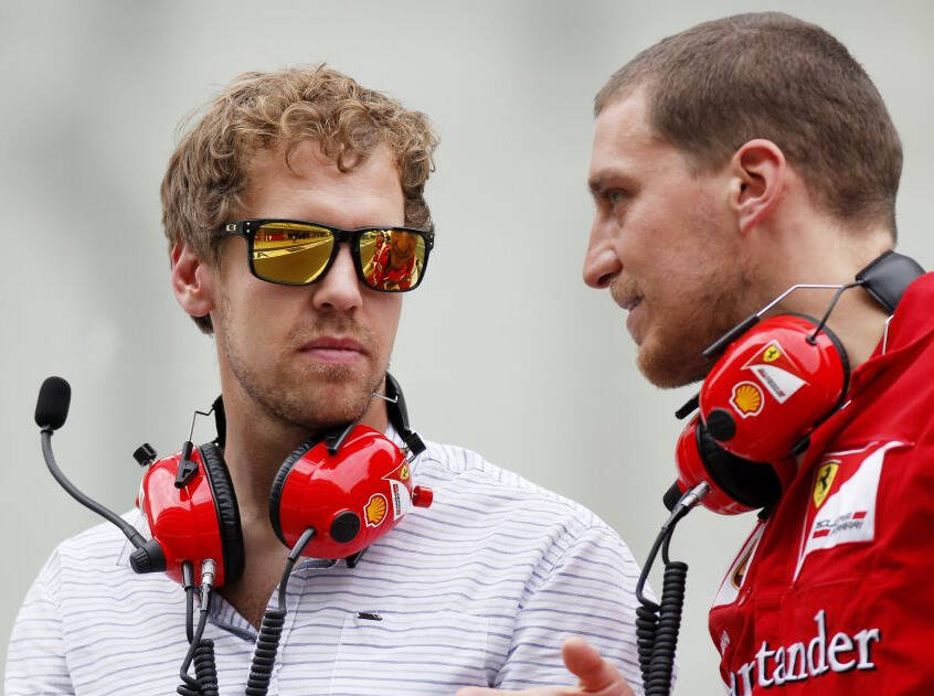 Foto zur News: Vettel feiert Debüt im Ferrari: Kurze Ausfahrt in Fiorano