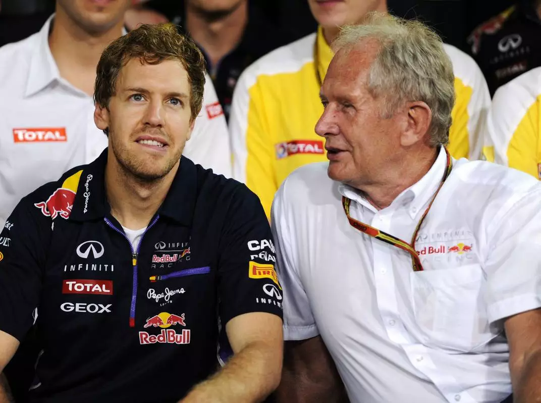 Helmut Marko, Sebastian Vettel Foto zur News: Marko: Wechsel zu Mercedes hätten wir Vettel nicht verziehen