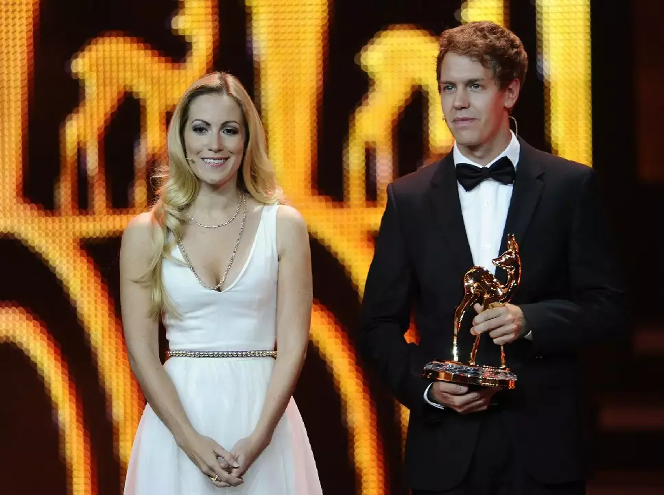 Sebastian Vettel, Andrea Kaiser, Bambi Foto zur News: Vettel #AND# Schumacher: Der emotionale "Bambi"-Moment