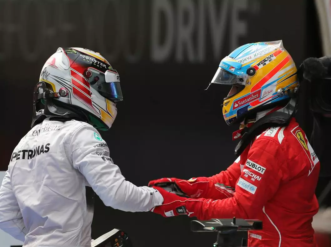 Lewis Hamilton, Fernando Alonso Foto zur News: Mercedes bekennt: Alonso ist erste Alternative für Hamilton