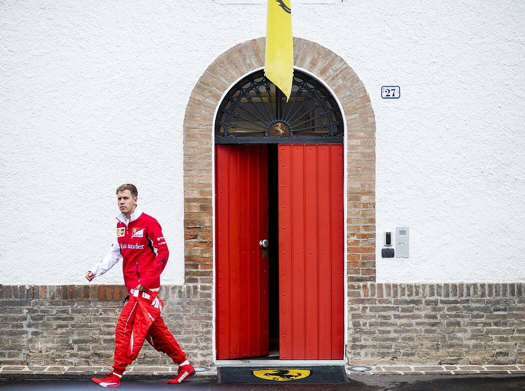 Foto zur News: Fleißiger Vettel: Simulatortests und Tour durch Ferrari-Fabrik
