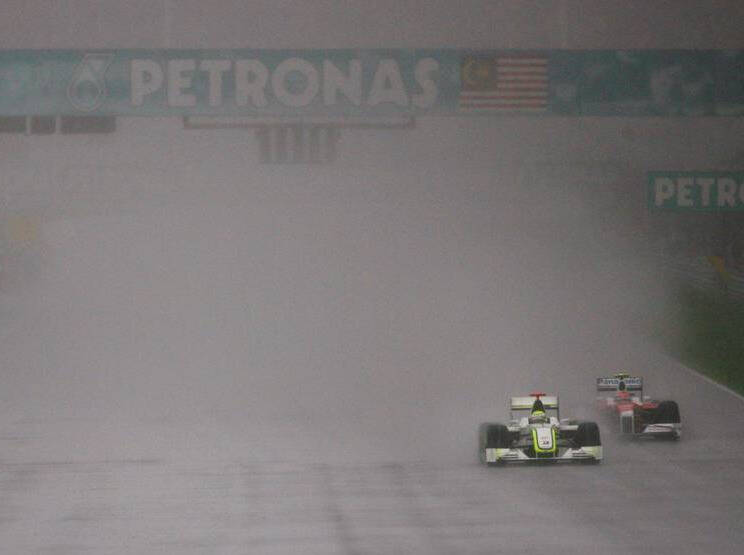 Foto zur News: Reaktion auf Bianchi-Unfall: Formel-1-Startzeiten verlegt