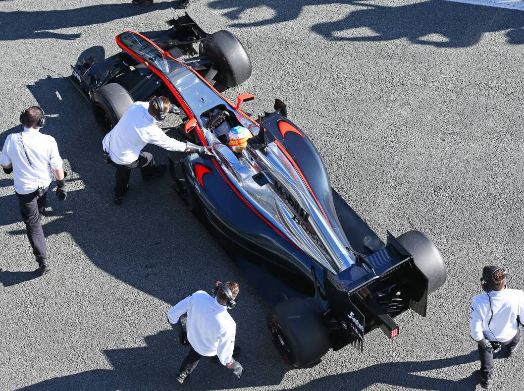 Foto zur News: Motorenprobleme: Vorzeitiges Ende für Alonso in Jerez