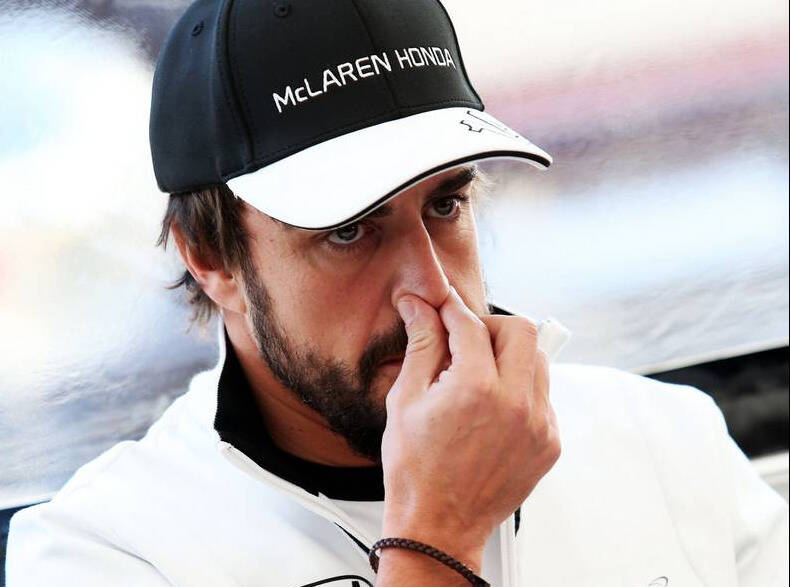Foto zur News: McLaren-Ingenieur: Debüt für Alonso "recht frustrierend"
