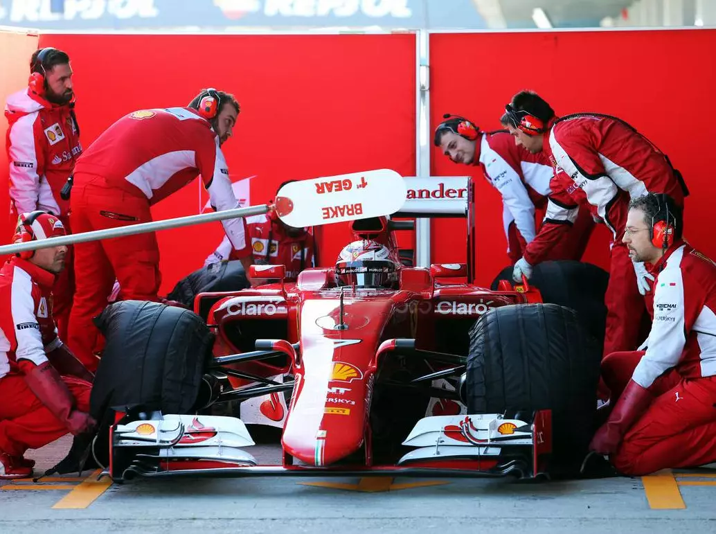 Kimi Räikkönen Foto zur News: Norbert Haug: Zu früh für Ferrari-Euphorie