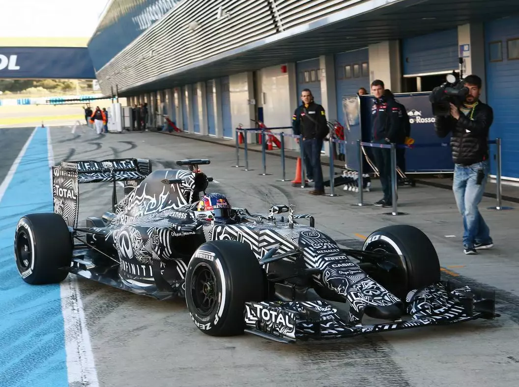 Foto zur News: Red Bull will in Barcelona "die Hosen runter lassen"