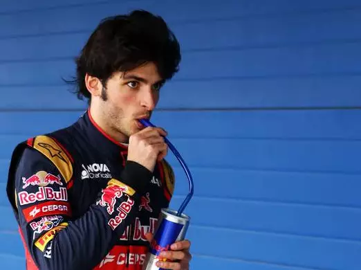 Carlos Sainz jun. Foto zur News: Carlos Sainz will sich Rookie-Dasein nicht anmerken lassen